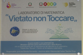 “Forbitten to touch” project wins Italian Teacher Prize.